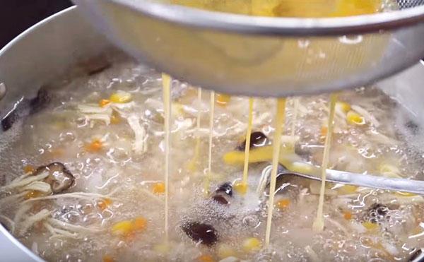 làm súp hải sản bột năng